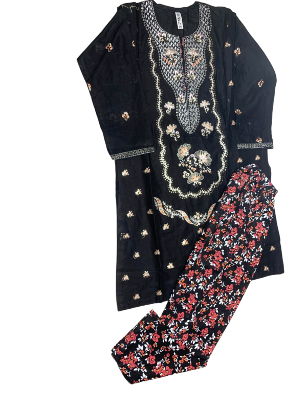 Elegant Black Embroidered Kurta Set - Image 3